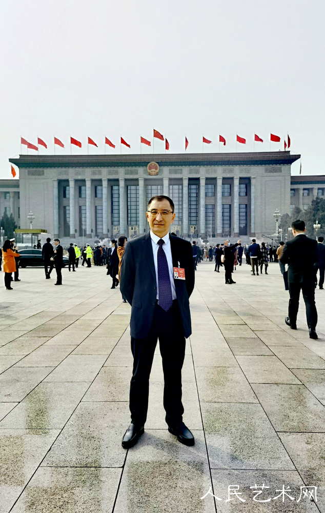 全国政协委员侯建明谈新时代的雷锋精神